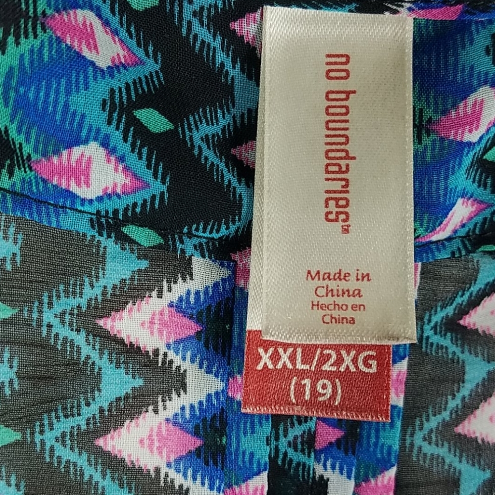 No Boundaries, Multi colored yoke neck top, 2XL - Picture 6 of 8